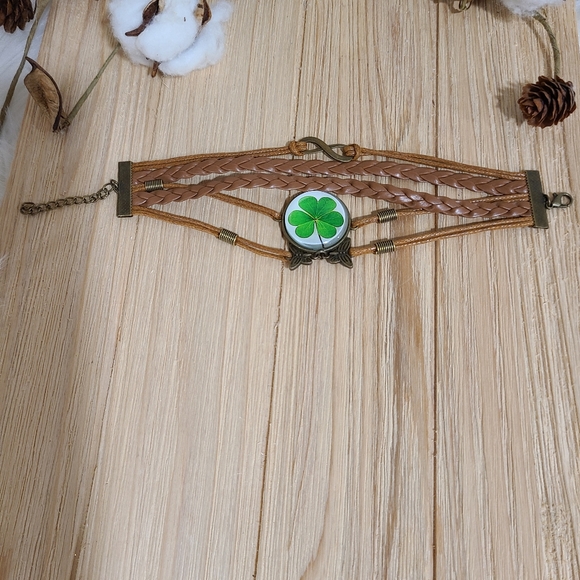 🍀🍀NEW🍀🍀SO PRETTY!! SHAMROCK Leather Bracelet 🍀🍀 - Picture 6 of 13